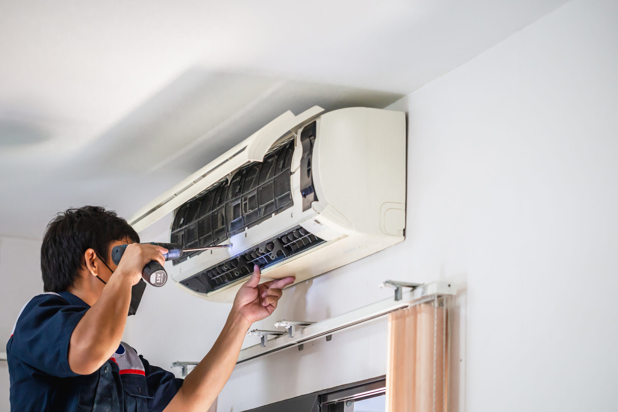 ductless-ac-being-repaired-in-walnut-shade