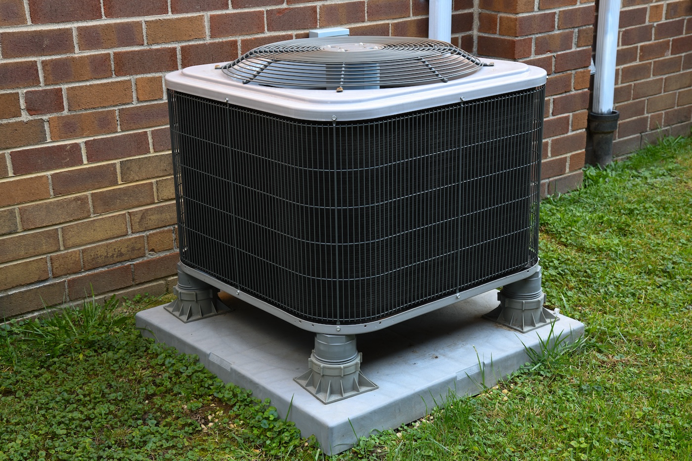 new-hvac-unit-installation-lampe